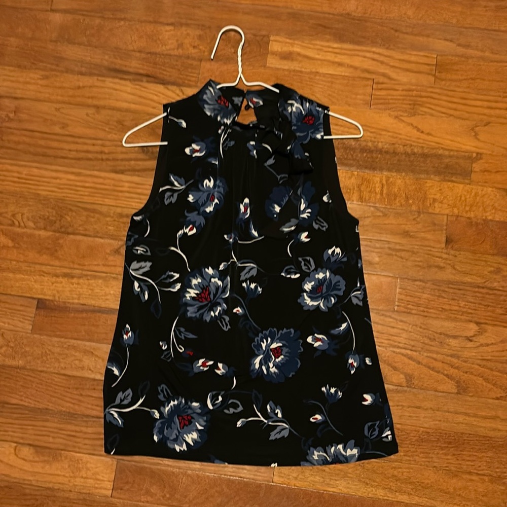 White House black market navy flowered top